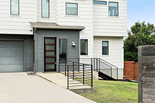 Photo - 1104 Marcy St Unit B