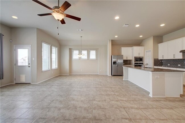 Photo - 104 Finley St