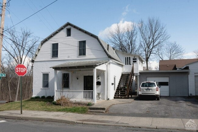 Building Photo - 122 2nd St Unit 1 Rental