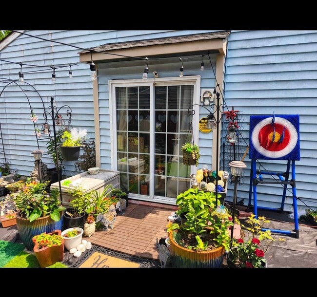 Sidedoor - 1757 Aquamarine Dr