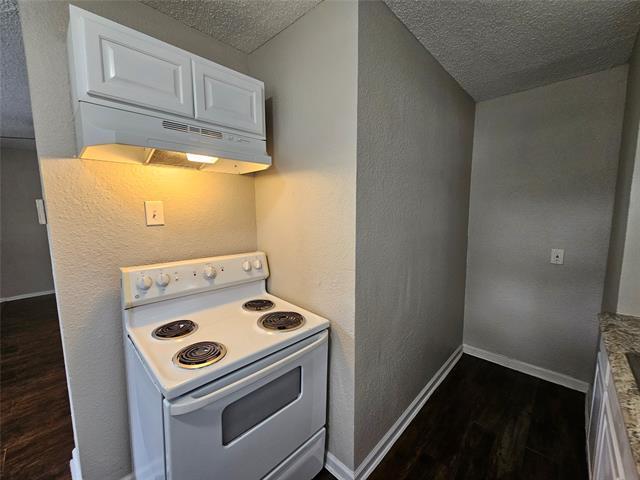 Photo - 6363 Hollis Ave