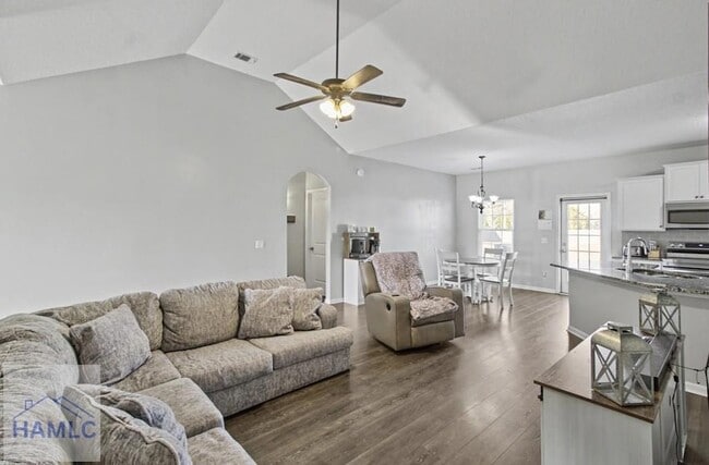 Photo - 56 Avondale Dr NE