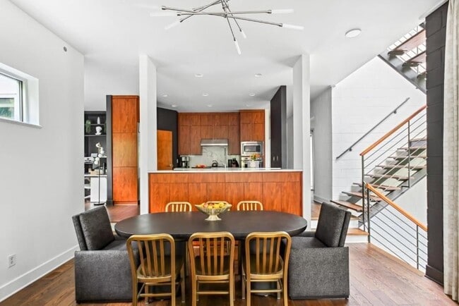 Photo - 1960 Tall Tree Dr NE