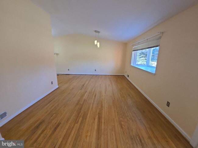 Photo - 1615 Ladd St