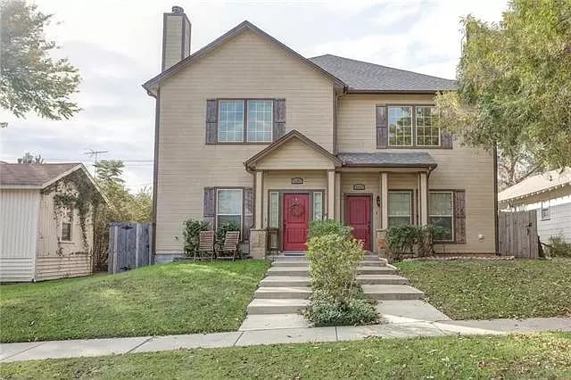 Front, street view - 5109 Birchman Ave Townhome
