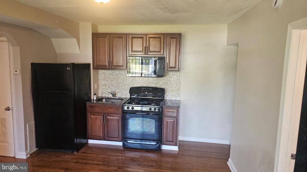 Photo - 4630 Hillside Rd SE