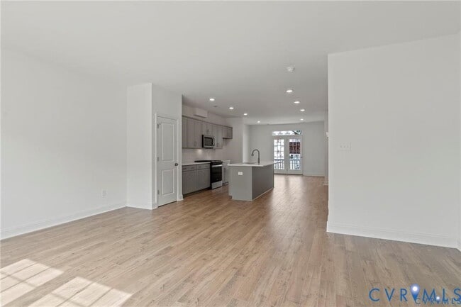 Photo - 13800 Village View Dr