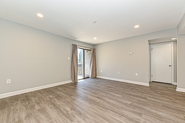 Photo - 5020-E Sardis Rd