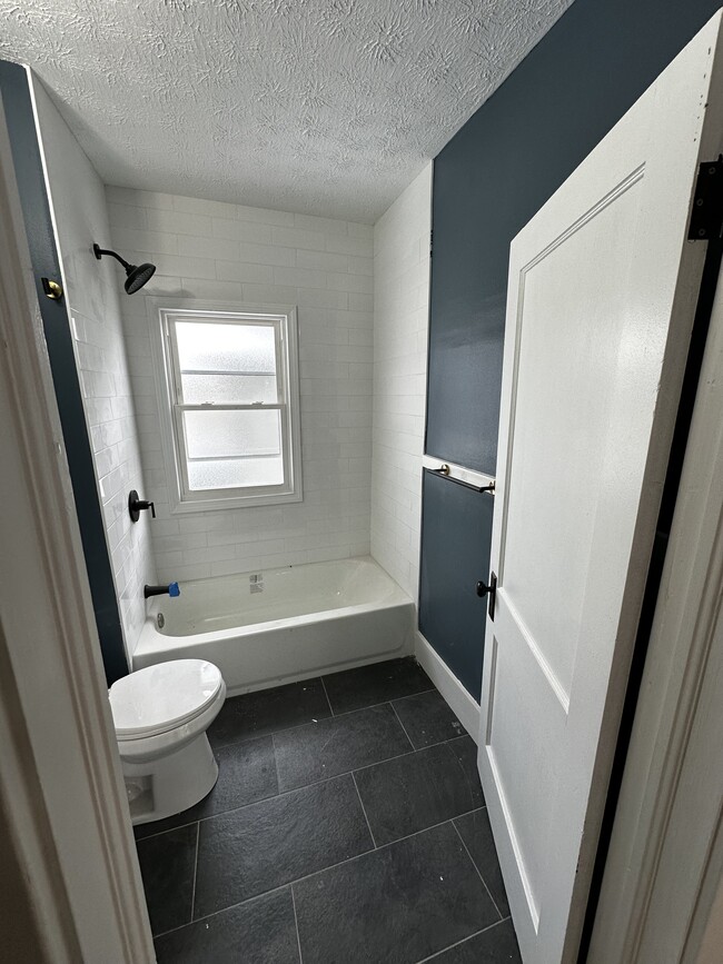 Photo - 1314 W 106th St