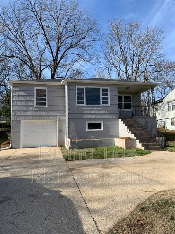 Building Photo - 928 5 Mile Rd