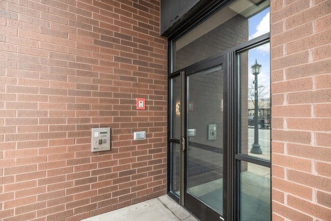 Photo - Modern 1-Bed 1.5-Bath + Den Condo in Minne... Unit 317
