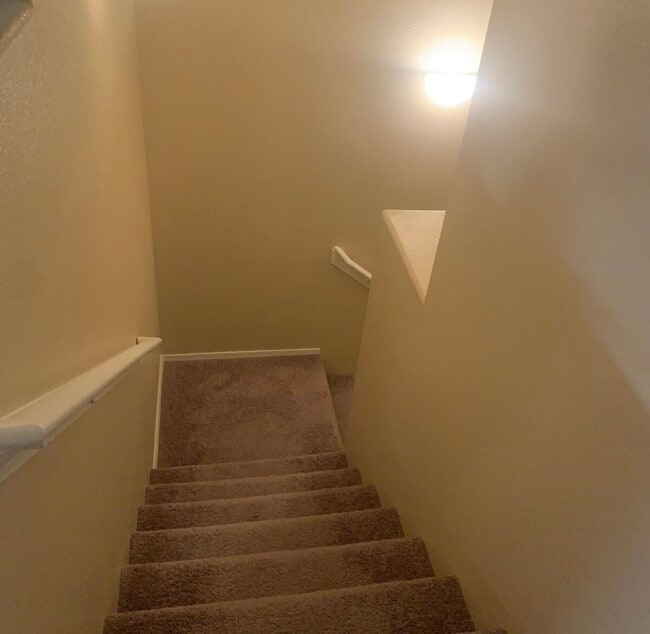 Photo - 356 N 169th Ave