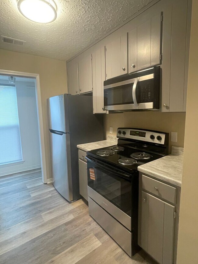 Photo - 531 Amquiwood Ct