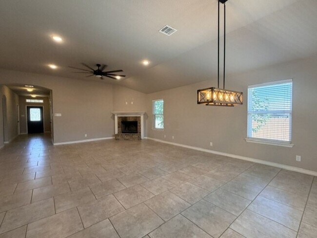 821 Kendra Dr