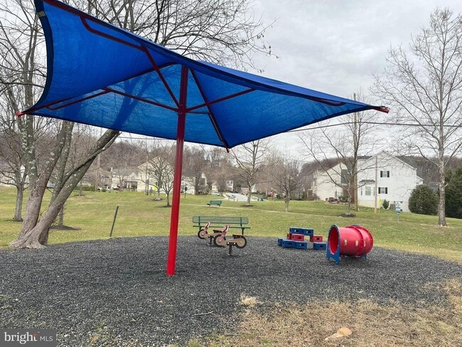 Photo - 18 Madison Way