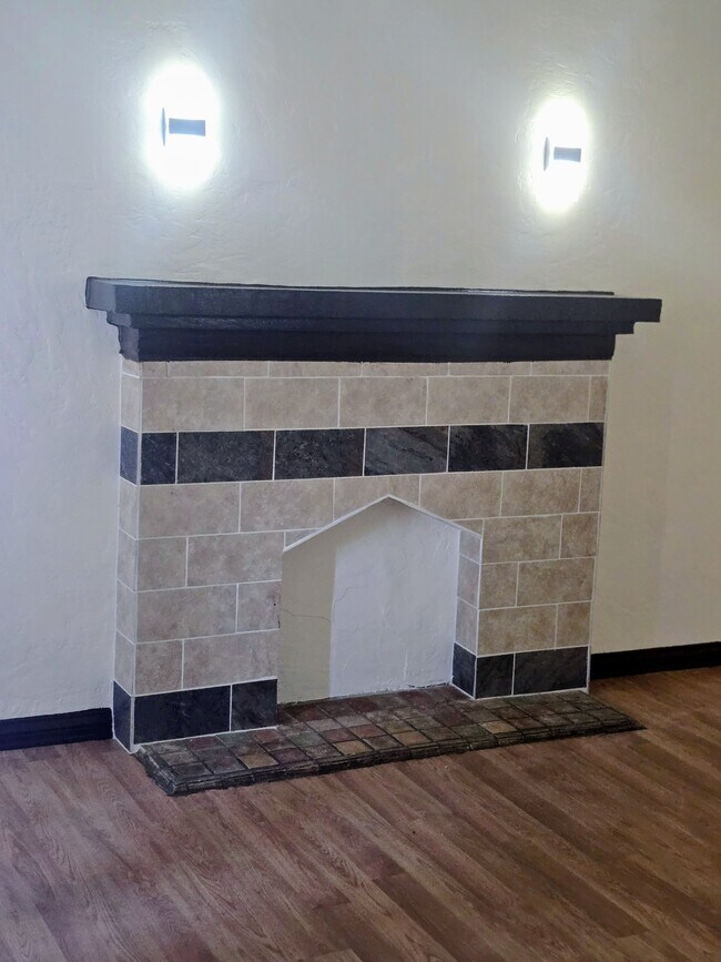Photo - 2422 E 7th St Unit 2422 1/2