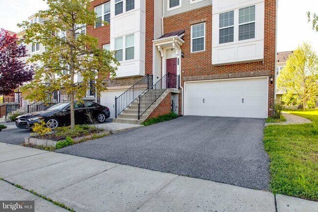 Photo - 7921 Breezy Knoll Ln