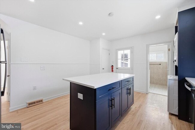 Photo - 734 Sunnyside Ave