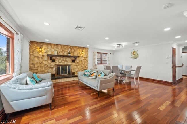 Photo - 376 Mt Vernon St