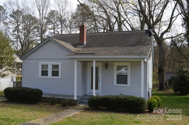 Building Photo - 313 W Bingham St Rental