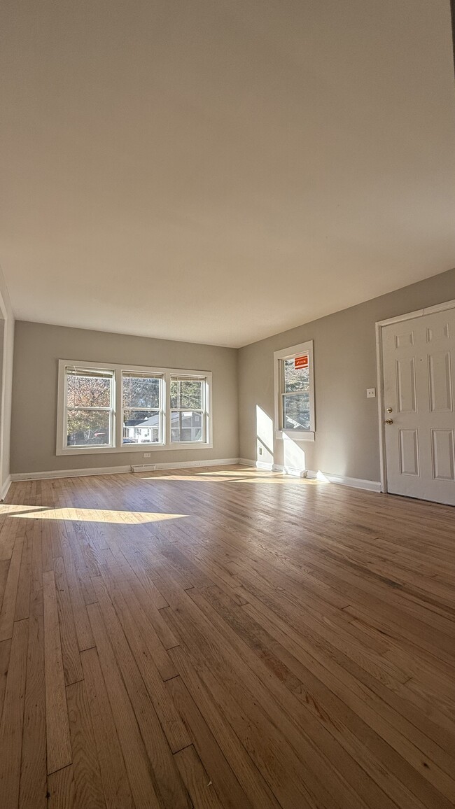 Living Room - 1442 N Hamilton St Casa