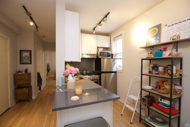 Photo - 511 W Belmont Ave Unit 53