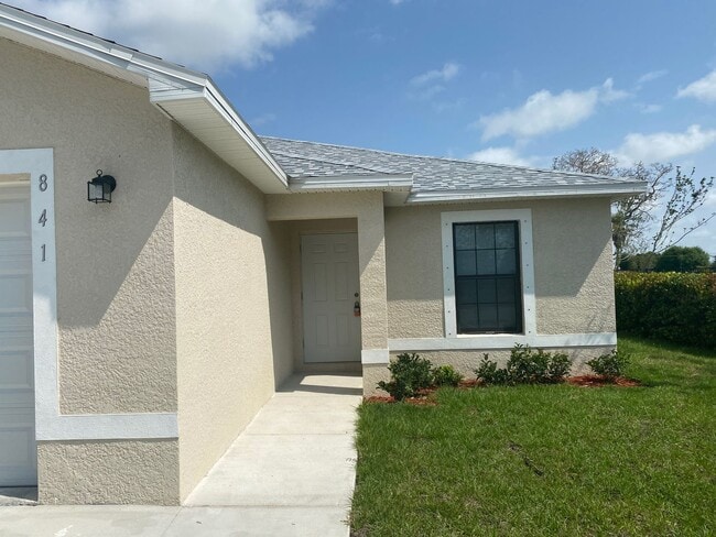 Photo - $250 move in special - 3 bedroom, 2 bath Duplex Unit 841 Mohawk Pkwy