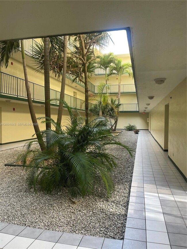 Photo - 8321 NW 7th St Unidad 1-407