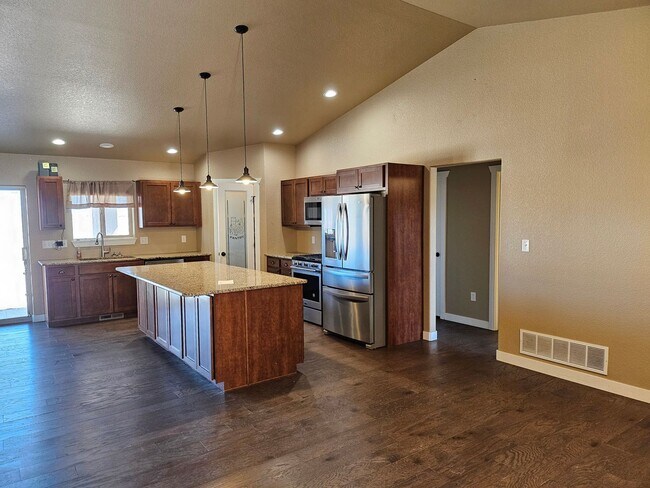 Photo - ALL PROSPECTIVE TENANTS MUST SUBMIT A $58 ...