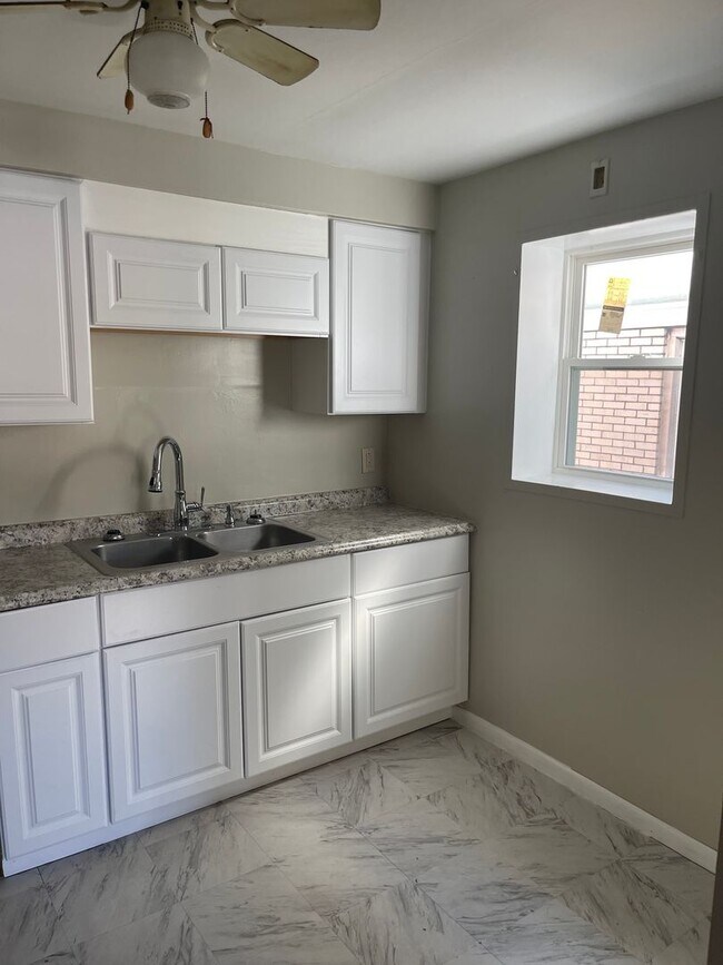 Photo - 1034 Chelton Ave Unit 1st Floor