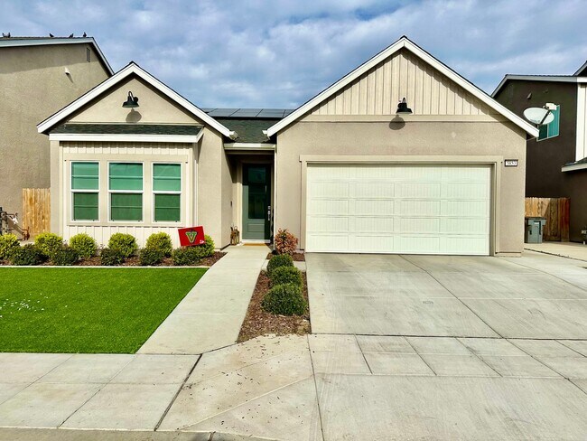 Nicely Updated 3/2 Lennar Home - Nicely Updated 3/2 Lennar Home