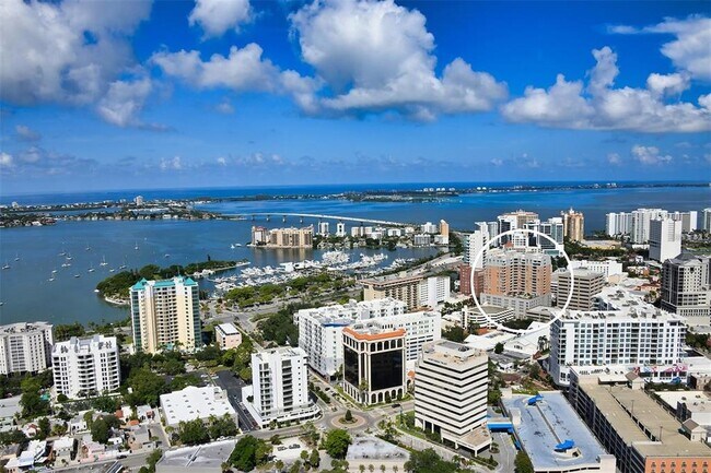 Photo - 1350 Main St Unidad 709