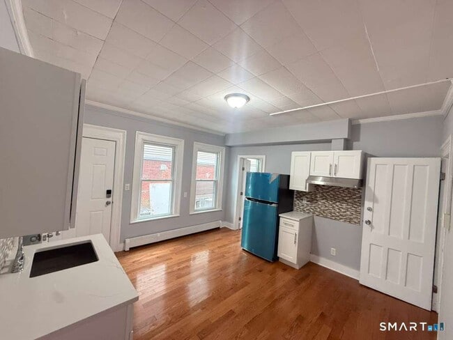 Building Photo - 276 Pequonnock St Unit 1