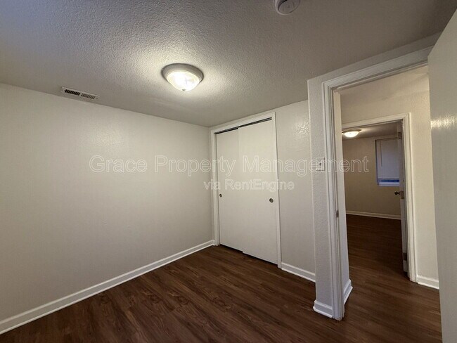 Photo - 1582 Taft St