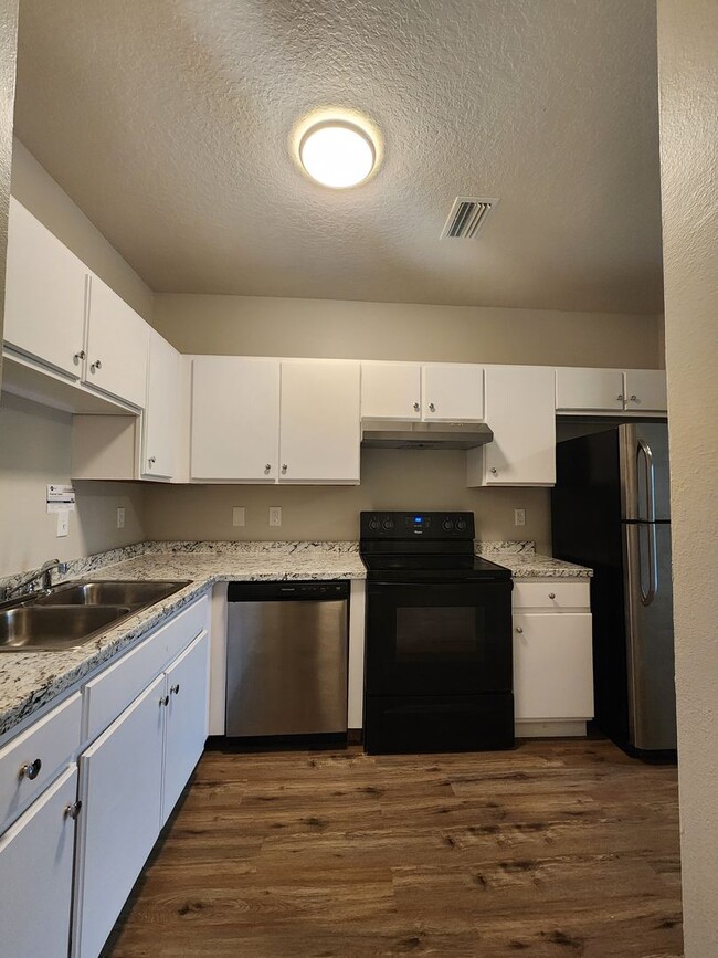 Photo - 2 Bedroom 2 Bath Remodeled Unit with a Bal...