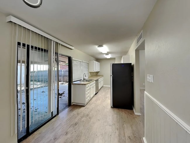 Photo - 1678 Fairmont Dr