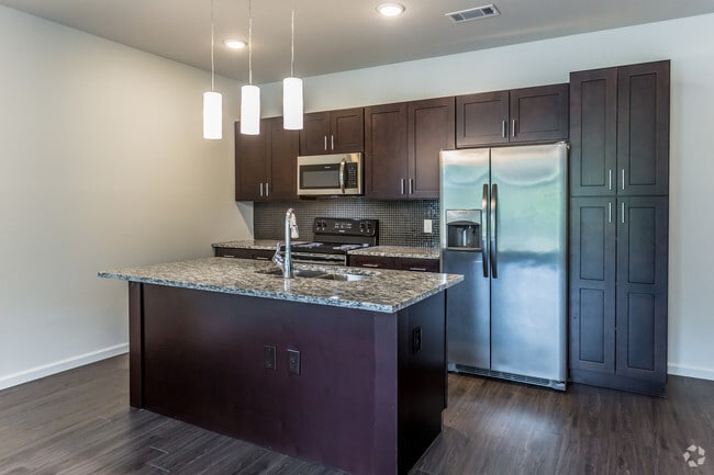 1 BR, 1 BA - The Apex