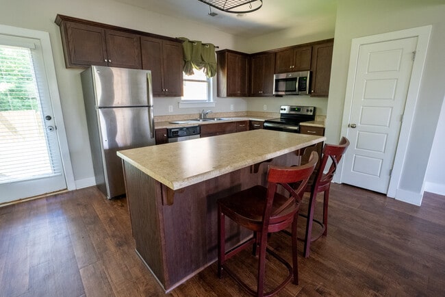 Photo - 598 The Heights Ln