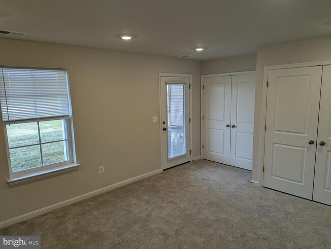 Photo - 513 Seeback Dr