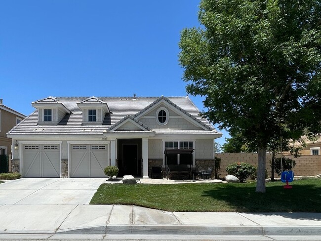 Building Photo - Lancaster 3 Bedroom + 2 Bathroom