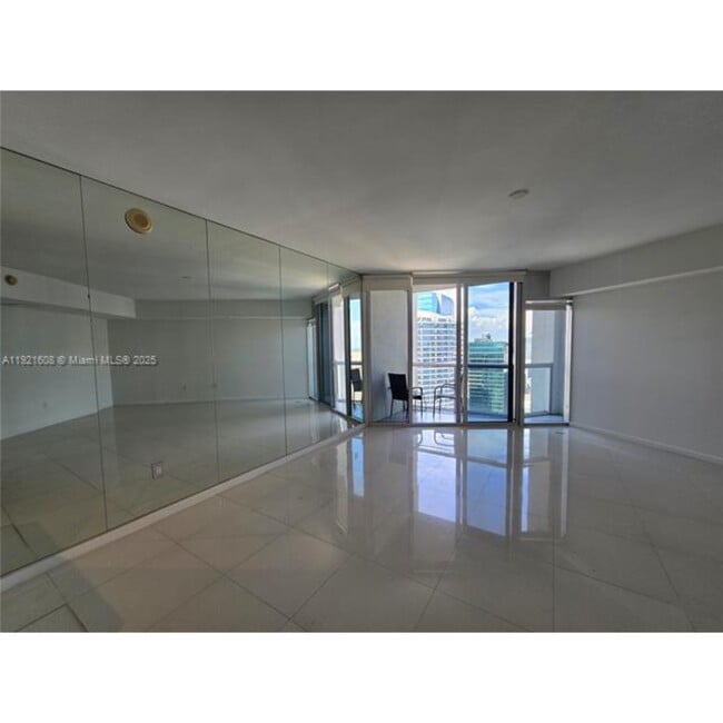 Photo - 475 Brickell Ave