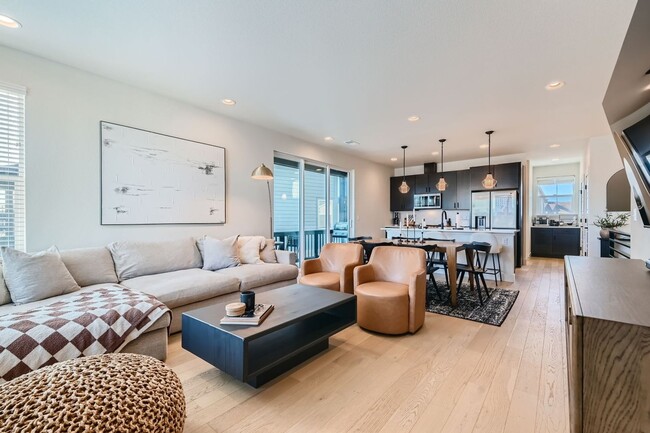 Photo - 2092 Alcott Way