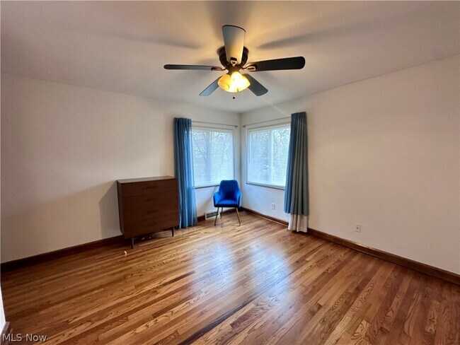 Photo - 1093 N Main St