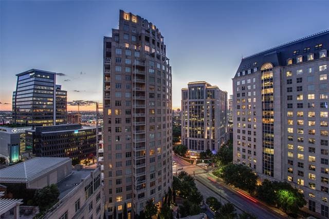 Building Photo - 2525 N Pearl St Unit 1201