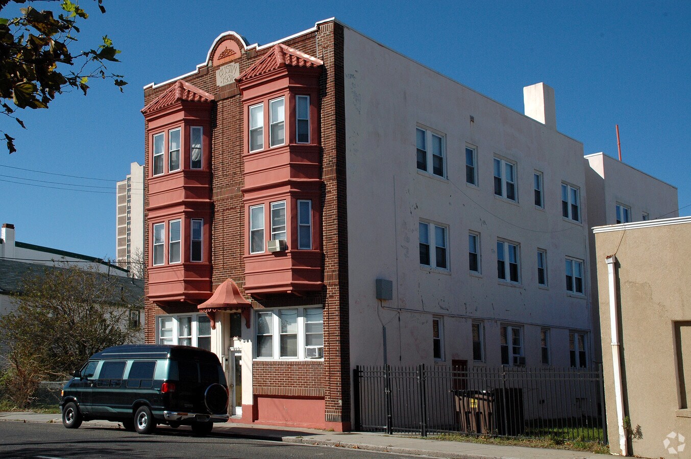Photo - 811-813 Baltic Ave Apartments