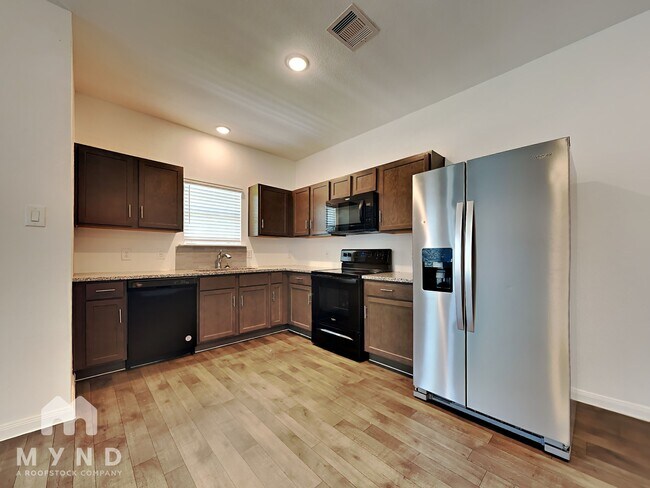 Photo - 16563 Colleen Pl