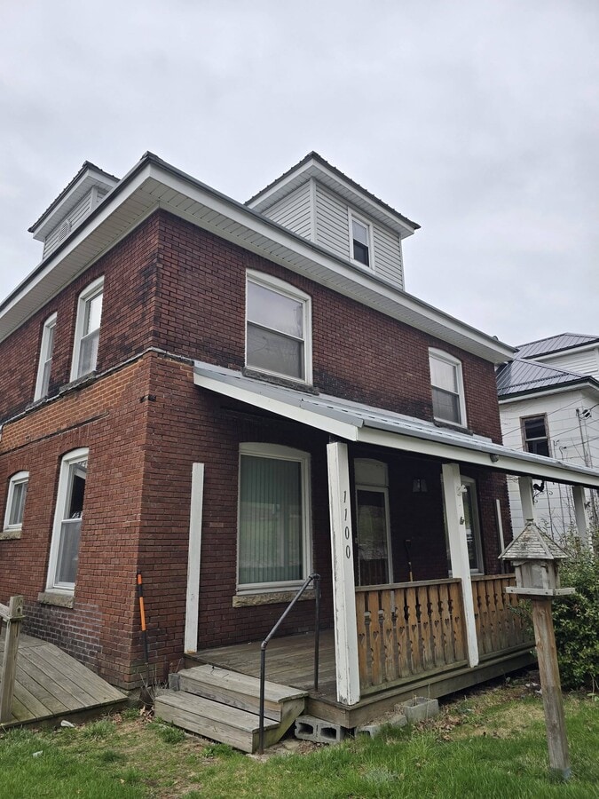 Photo - 1100 Chestnut Ave