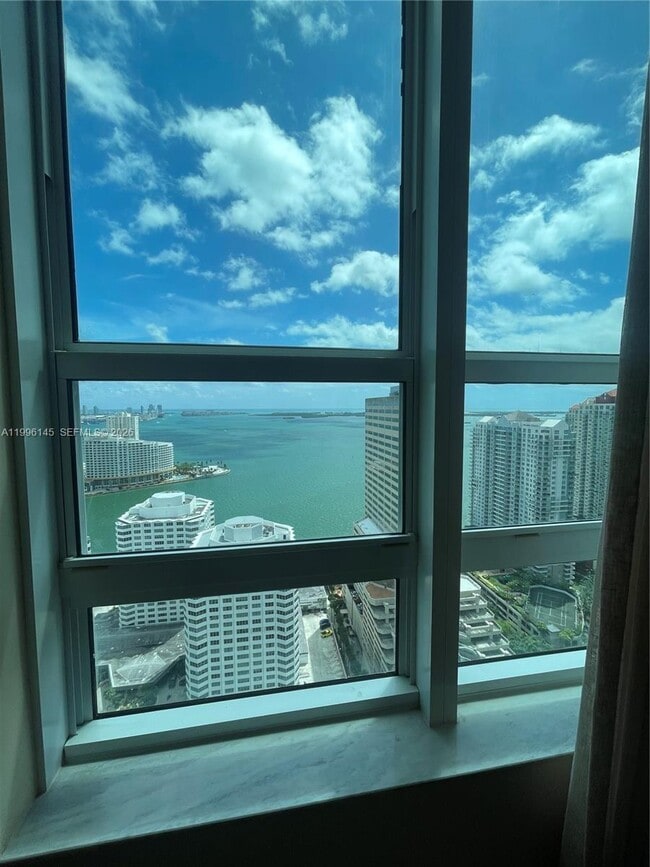 Photo - 951 Brickell Ave Unidad 3506