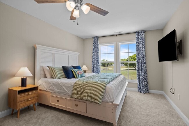 Photo - 172 Coastline Cir