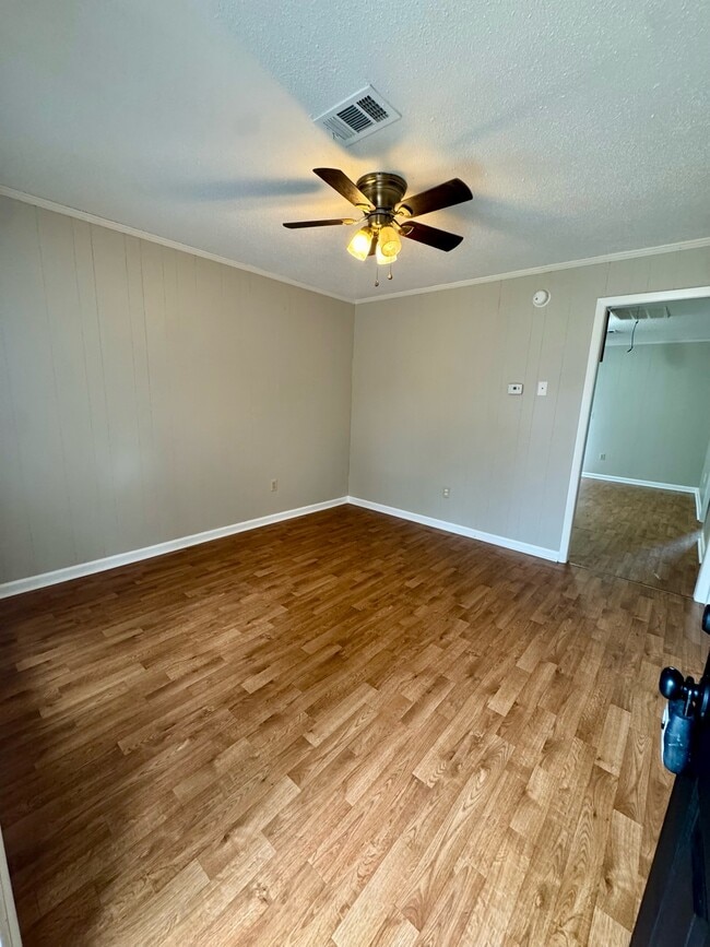 Photo - 105 Dorman Ave